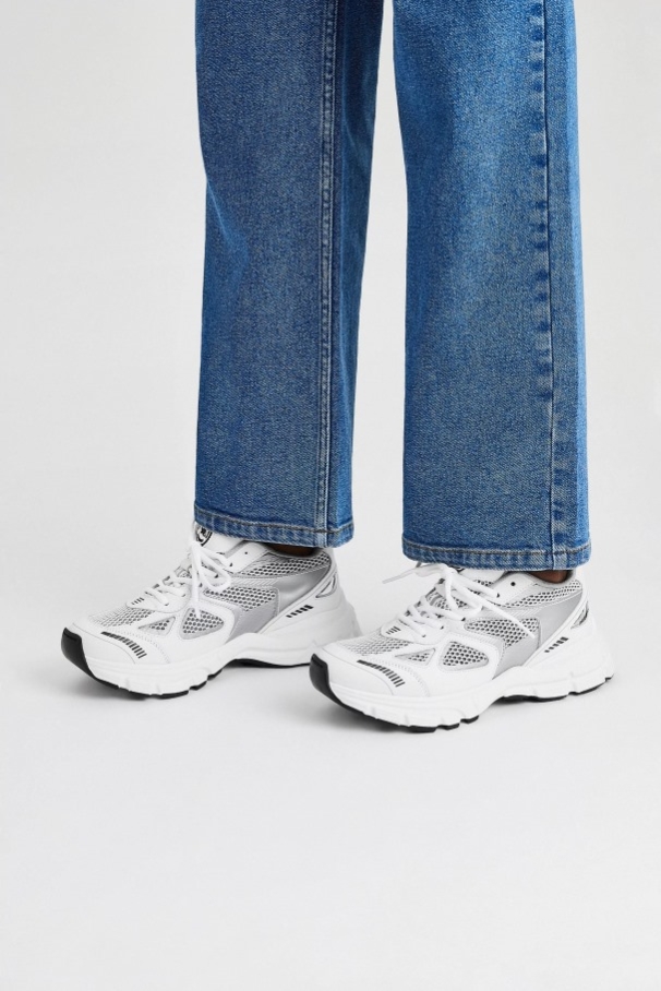 アクセルありがとうホワイトシルバーマラソンランナー