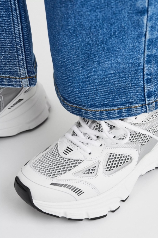 アクセルありがとうホワイトシルバーマラソンランナー