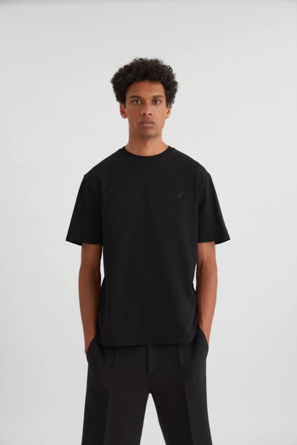 シグネチャー T シャツ ブラック アクセル アリガト