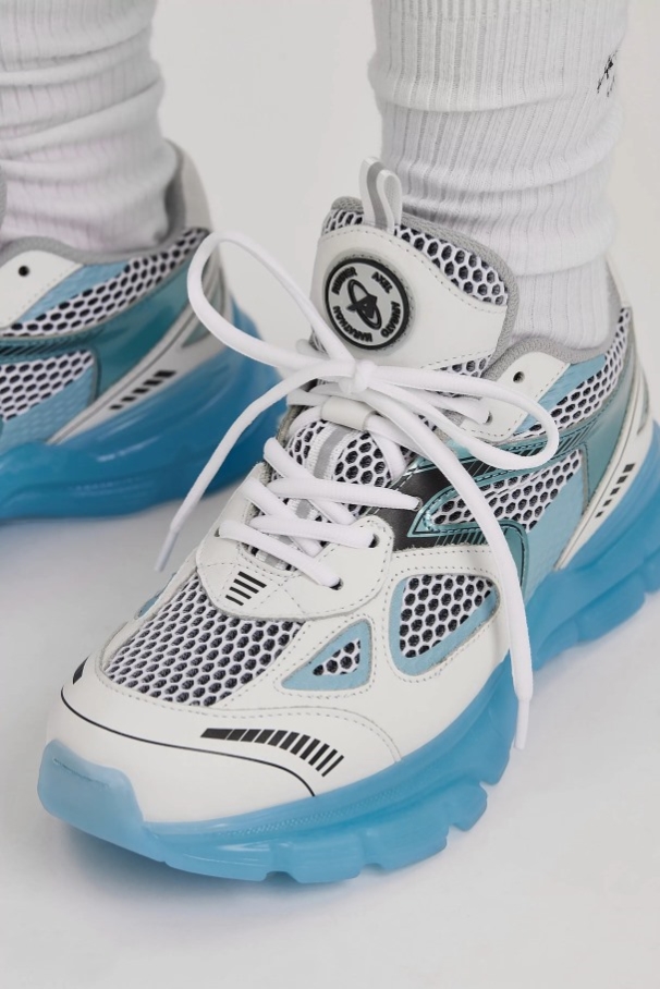 アクセルありがとうホワイトブルーマラソンランナー