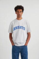 アクセル アリガト グレー メランジ カレッジ ロゴ Tシャツ
