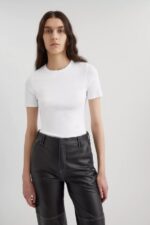 アクセル アリガト シグネチャー スリム リブ Tシャツ ホワイト