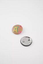 ラウンド ありがとうピン キャメル ベージュ アクセル Arigato Japan
