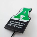 ロンドン A Pin 鮮やかな緑のアクセル Arigato