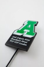 ロンドン A Pin 鮮やかな緑のアクセル Arigato