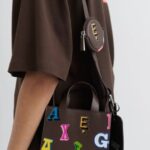 特性 モノグラム レザー バッグ ダークブラウン アクセル アリガト
