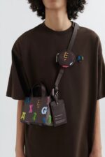 特性 モノグラム レザー バッグ ダークブラウン アクセル アリガト - 画像 (3)